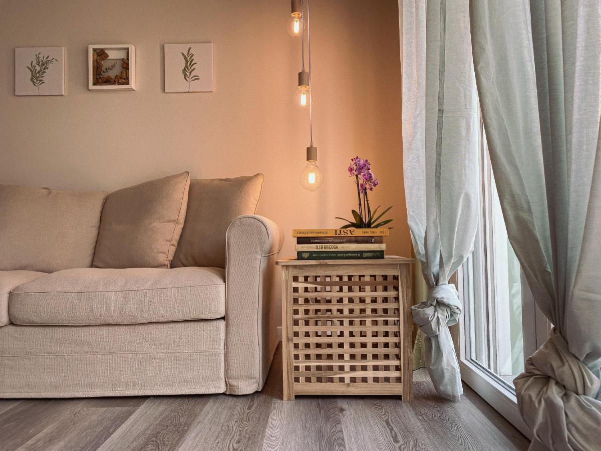 Wellhome Asti Bagian luar foto
