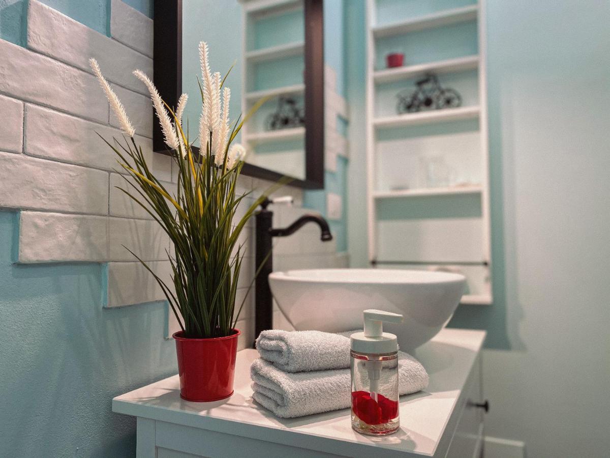 Wellhome Asti Bagian luar foto