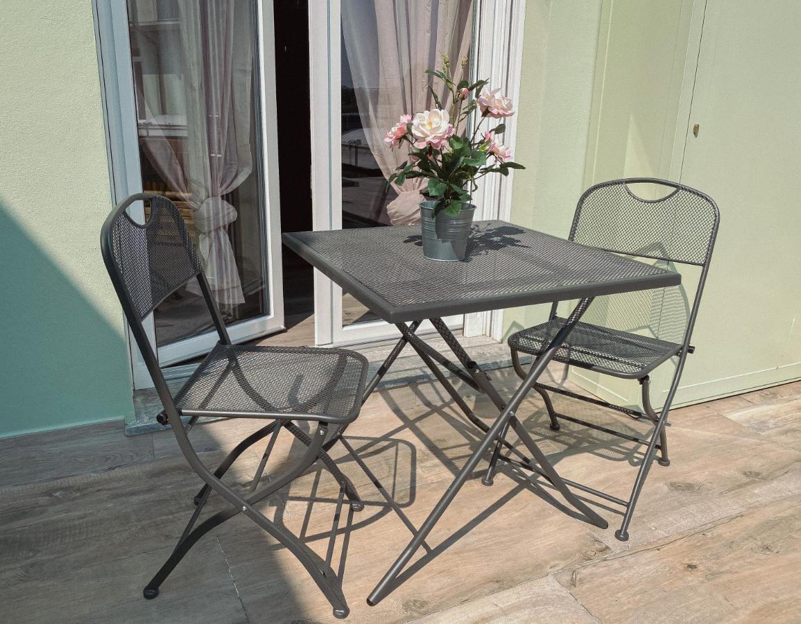 Wellhome Asti Bagian luar foto