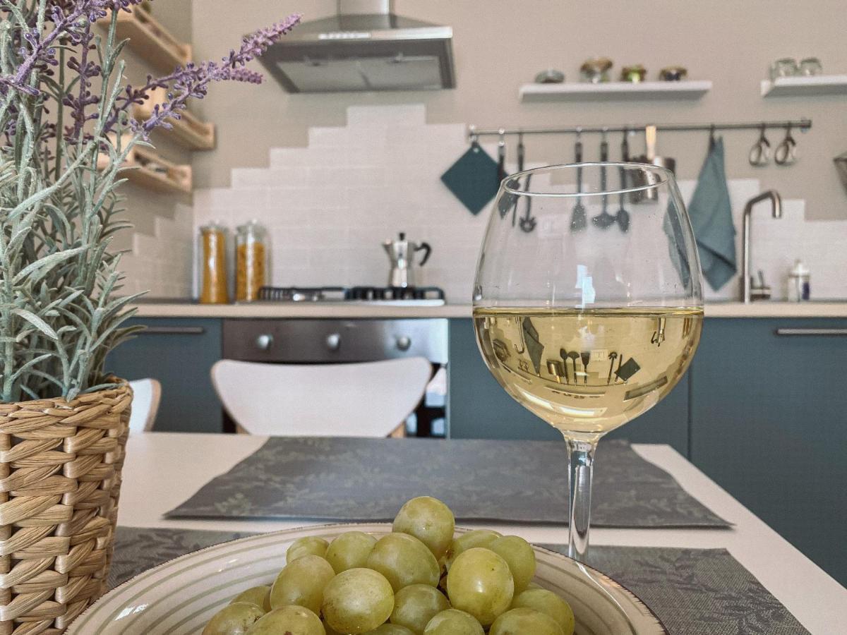 Wellhome Asti Bagian luar foto