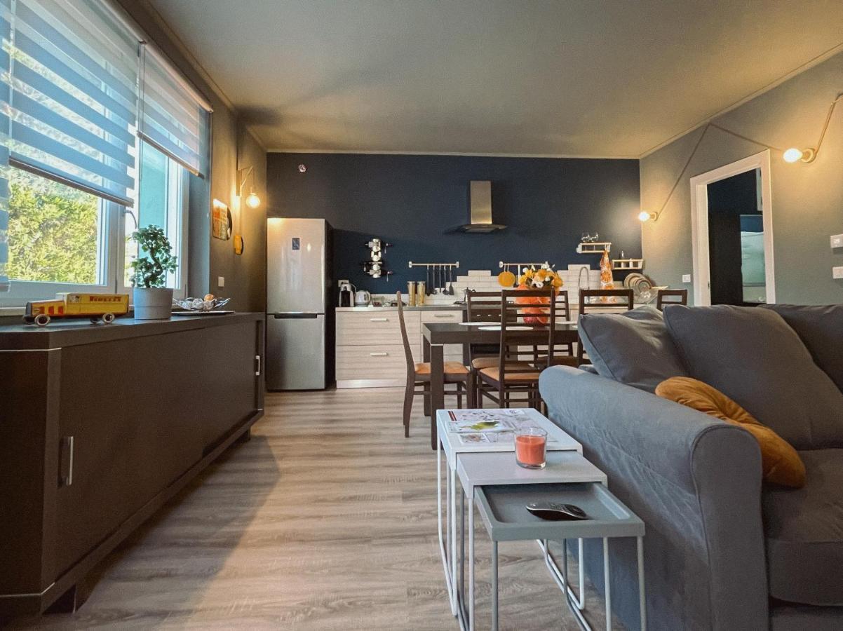 Wellhome Asti Bagian luar foto